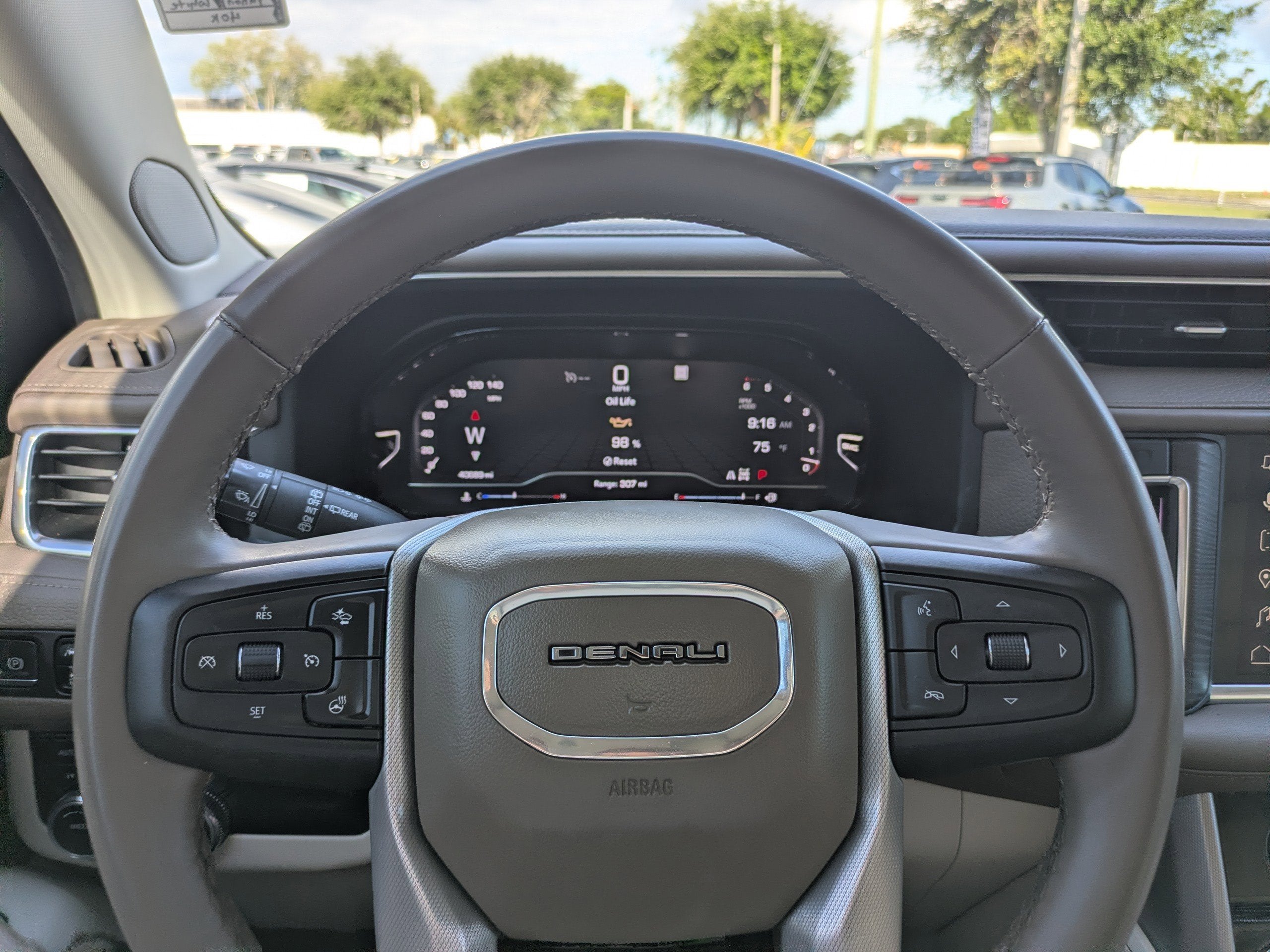 2023 GMC Yukon XL Denali