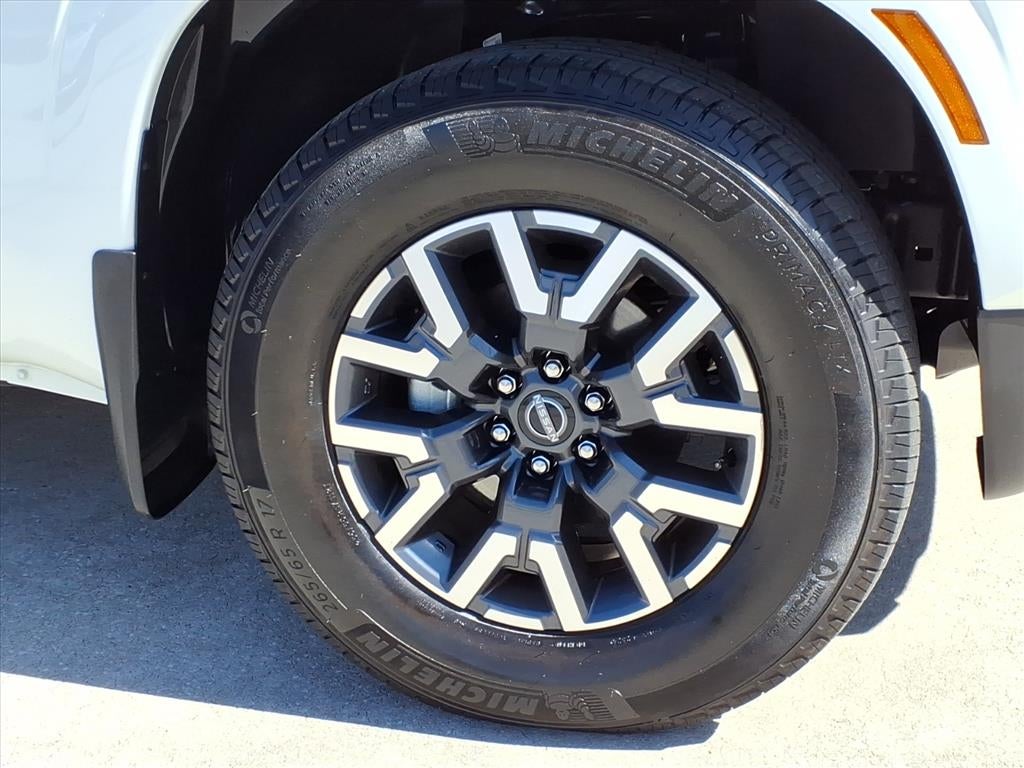 2024 Nissan Frontier SL