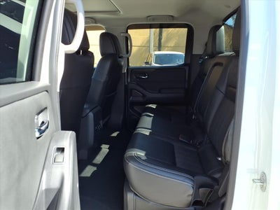 2024 Nissan Frontier SL