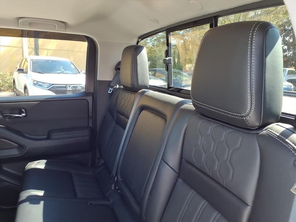 2024 Nissan Frontier SL