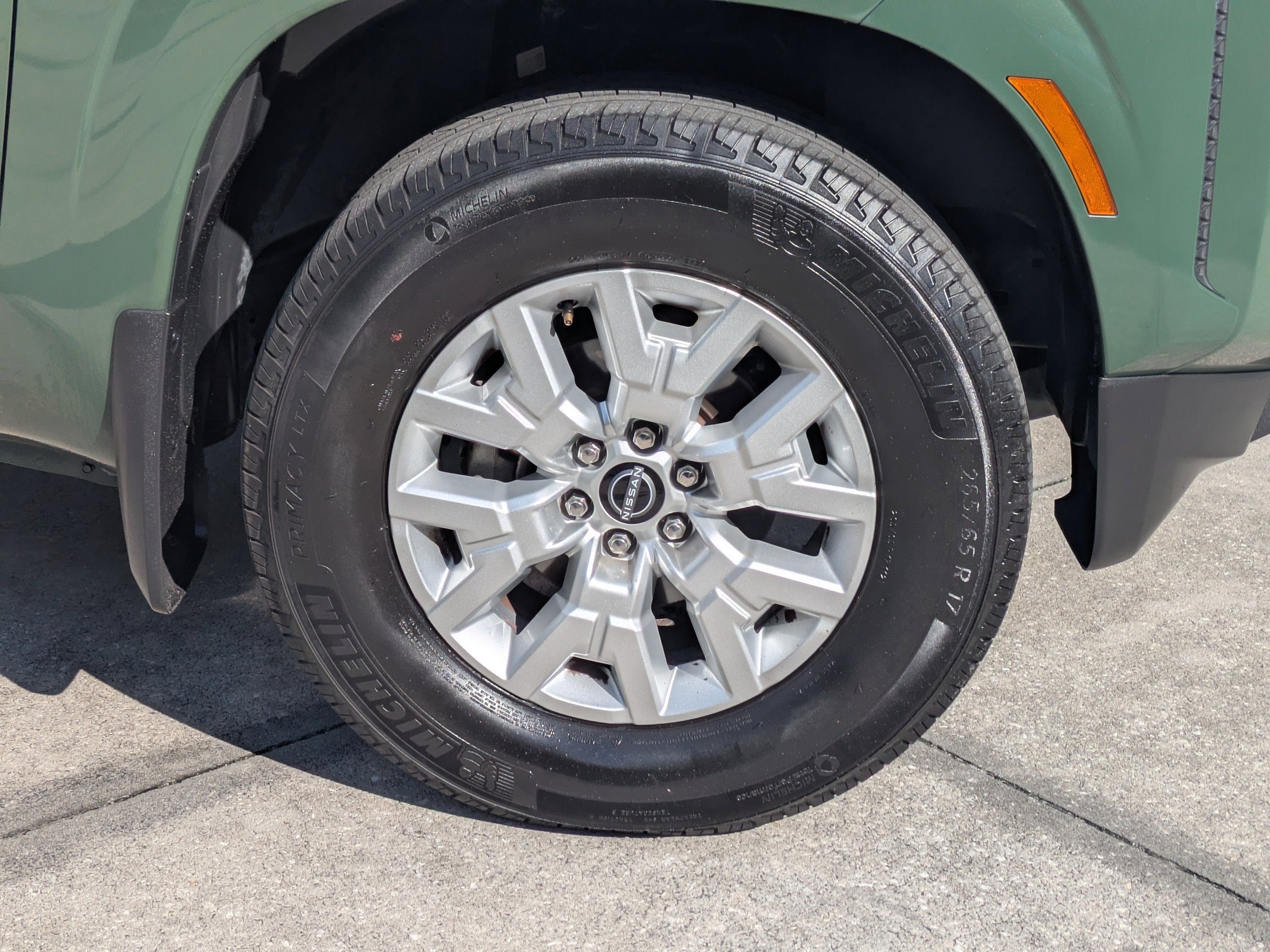 2024 Nissan Frontier SV