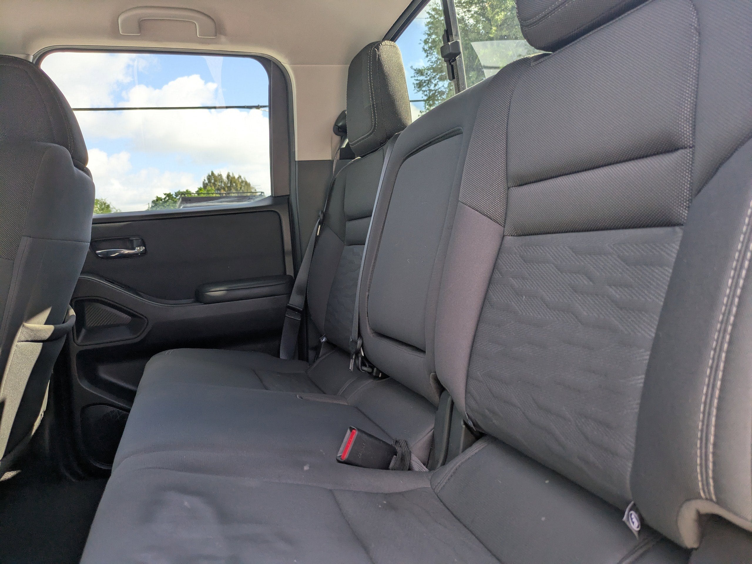 2024 Nissan Frontier SV