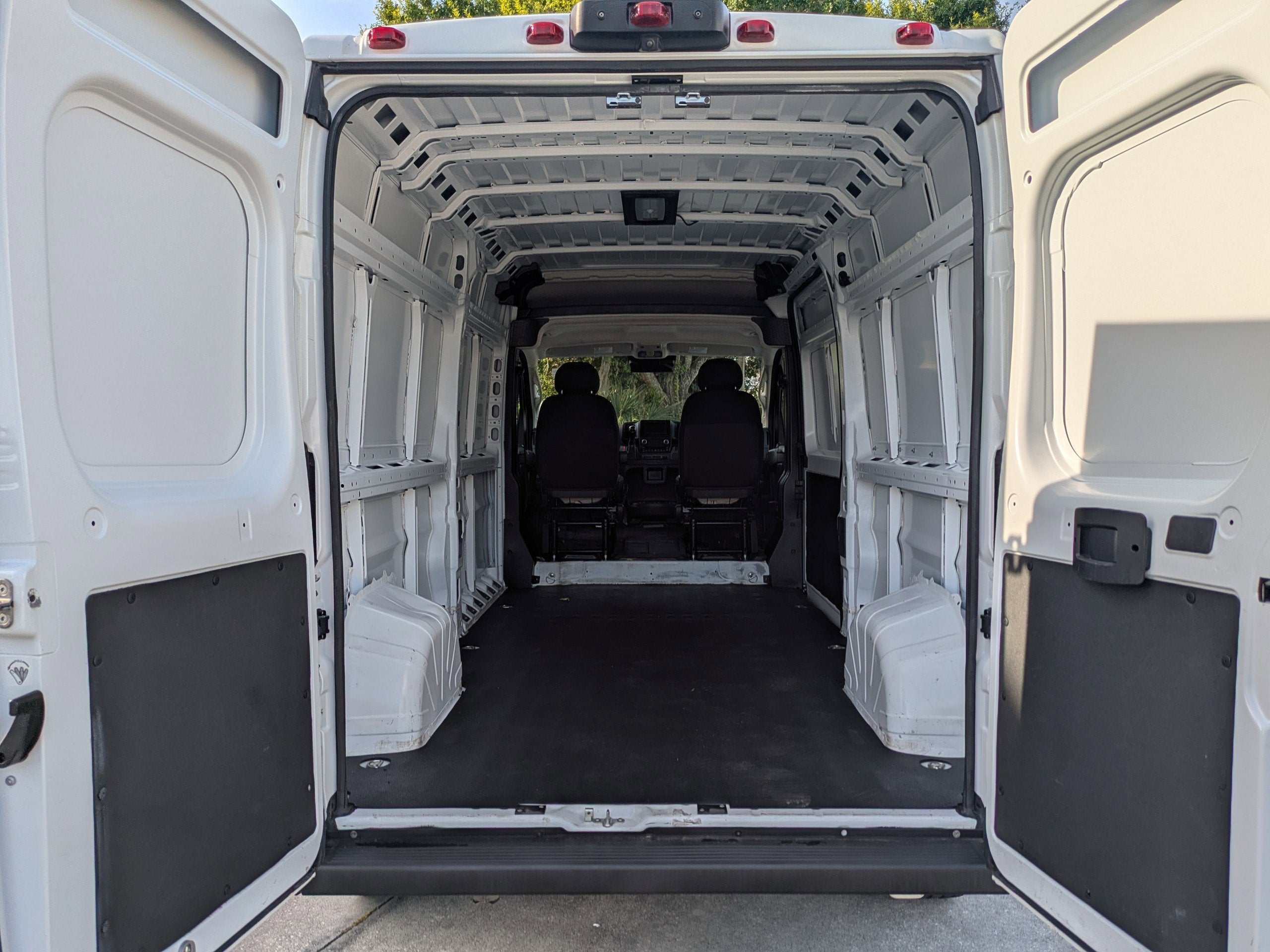 2025 RAM ProMaster Cargo Van Tradesman