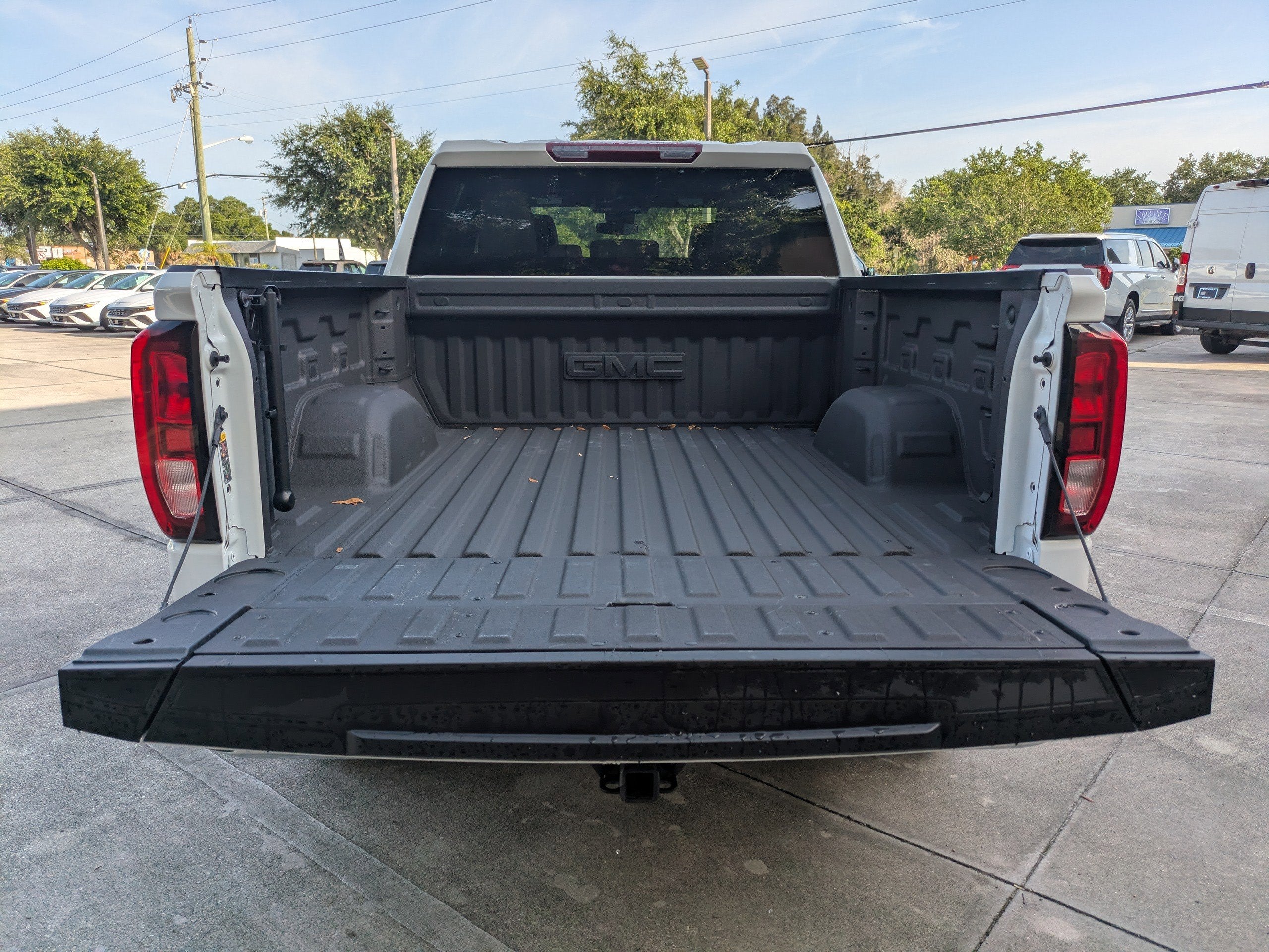 2023 GMC Sierra 1500 SLE