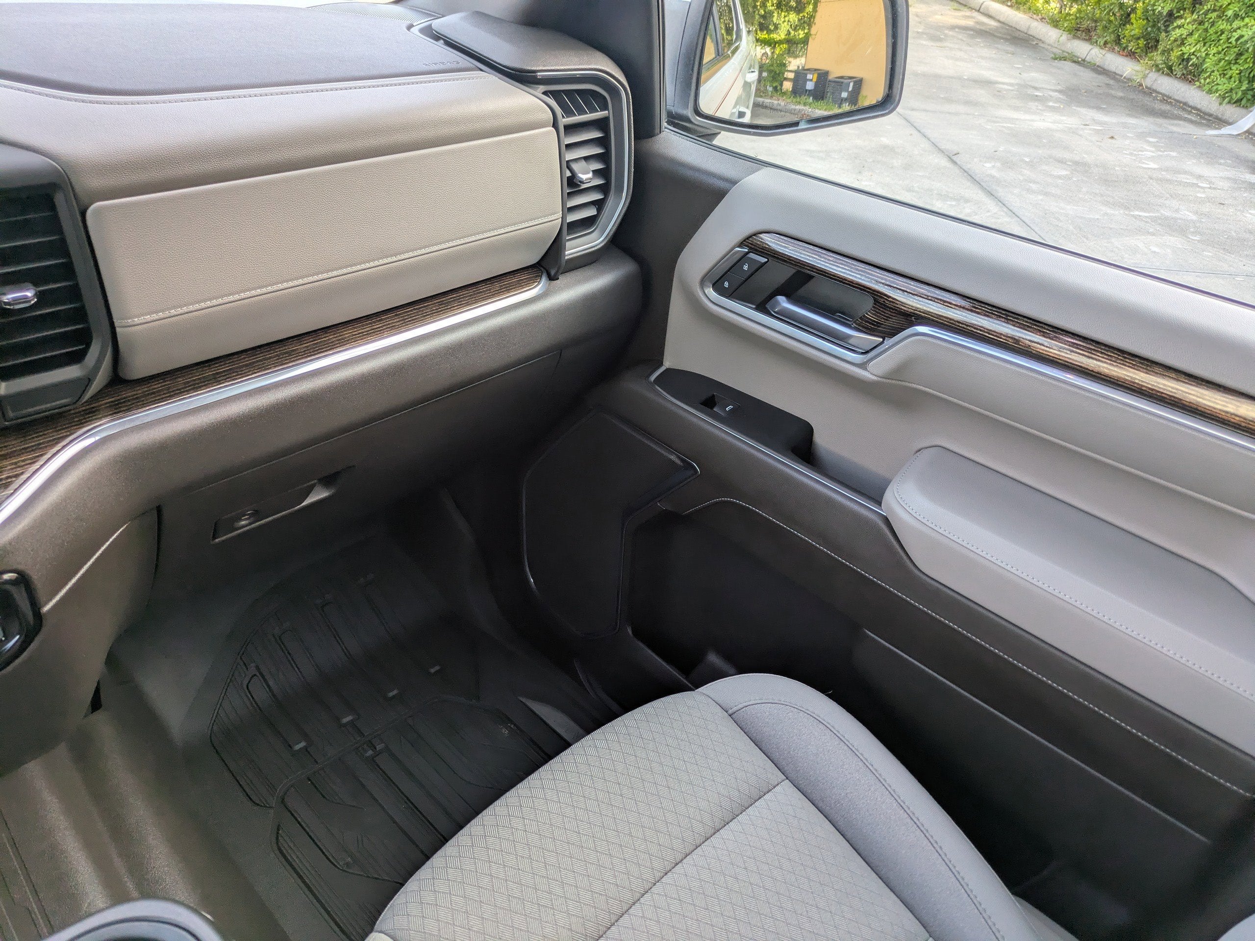 2023 GMC Sierra 1500 SLE - Photo 18