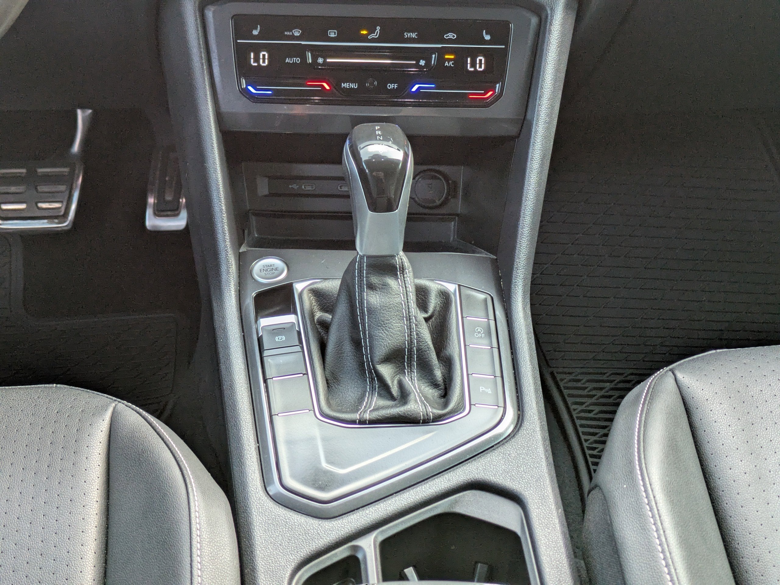 2023 Volkswagen Tiguan SE R-Line Black