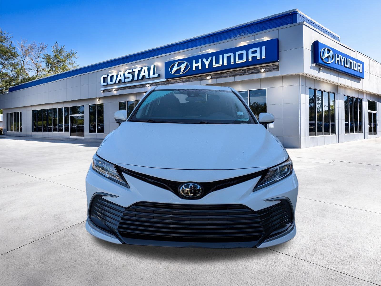 2023 Toyota Camry LE - Photo 10