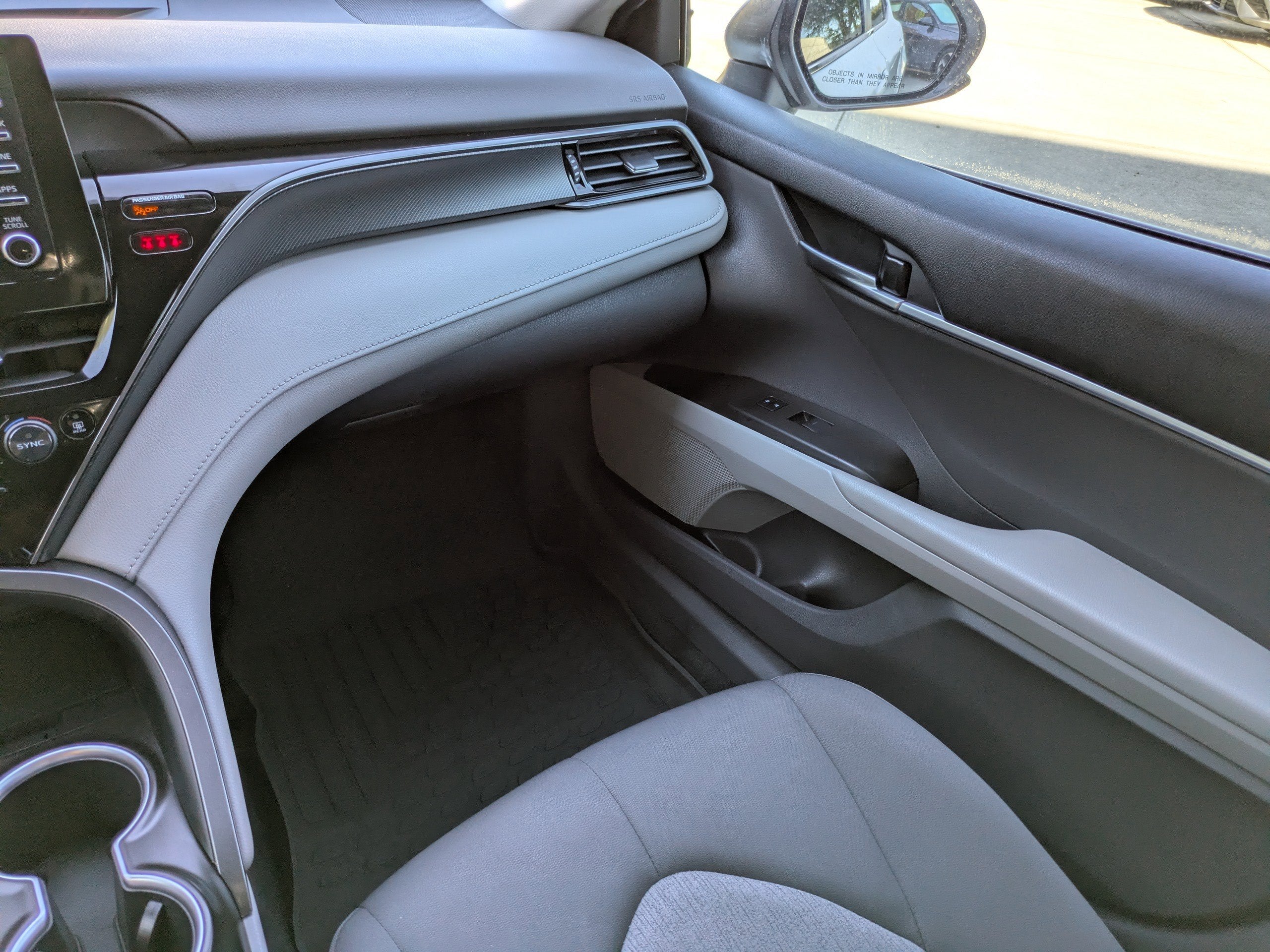 2023 Toyota Camry LE - Photo 17