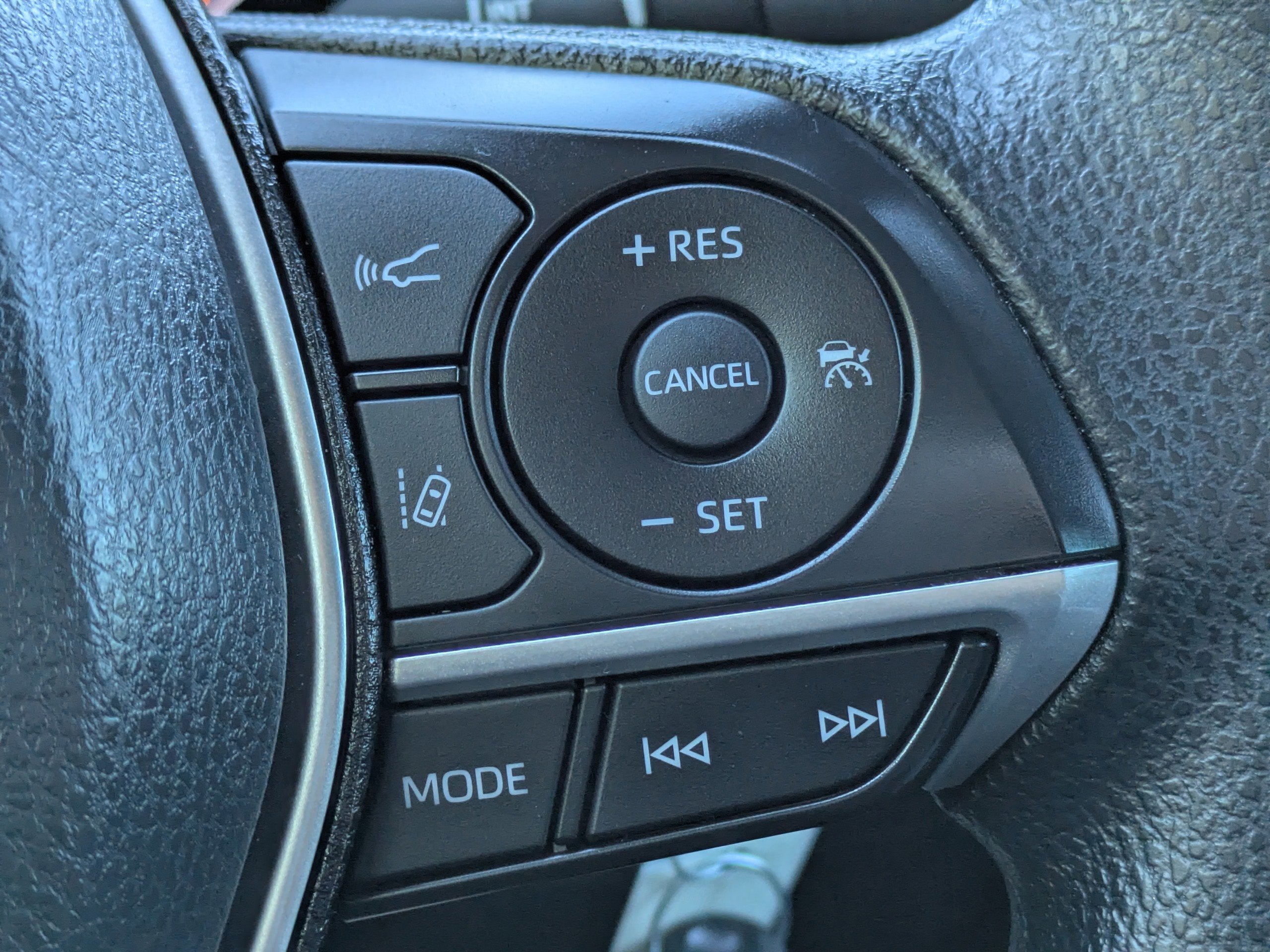 2023 Toyota Camry LE - Photo 25
