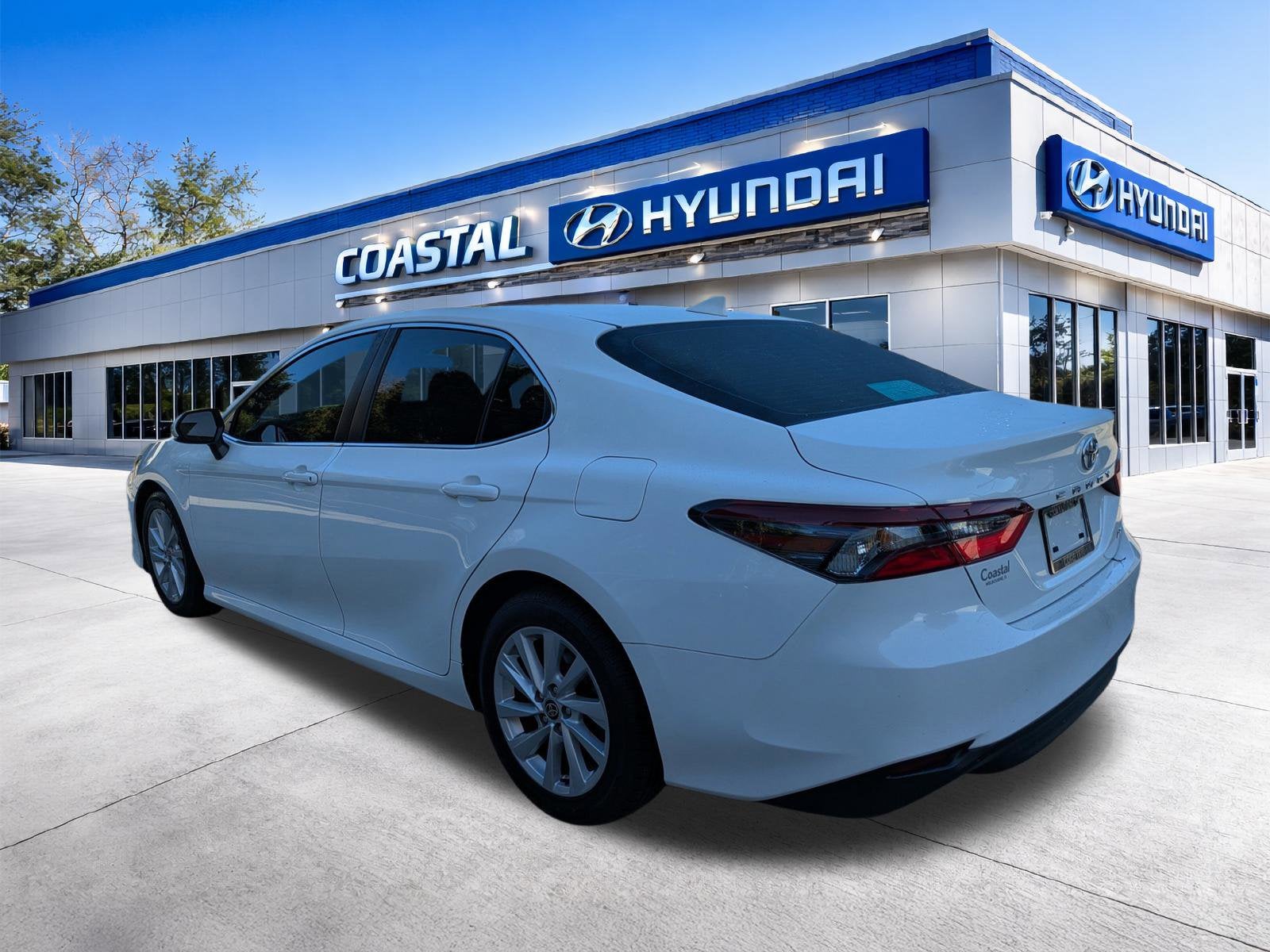 2023 Toyota Camry LE - Photo 7