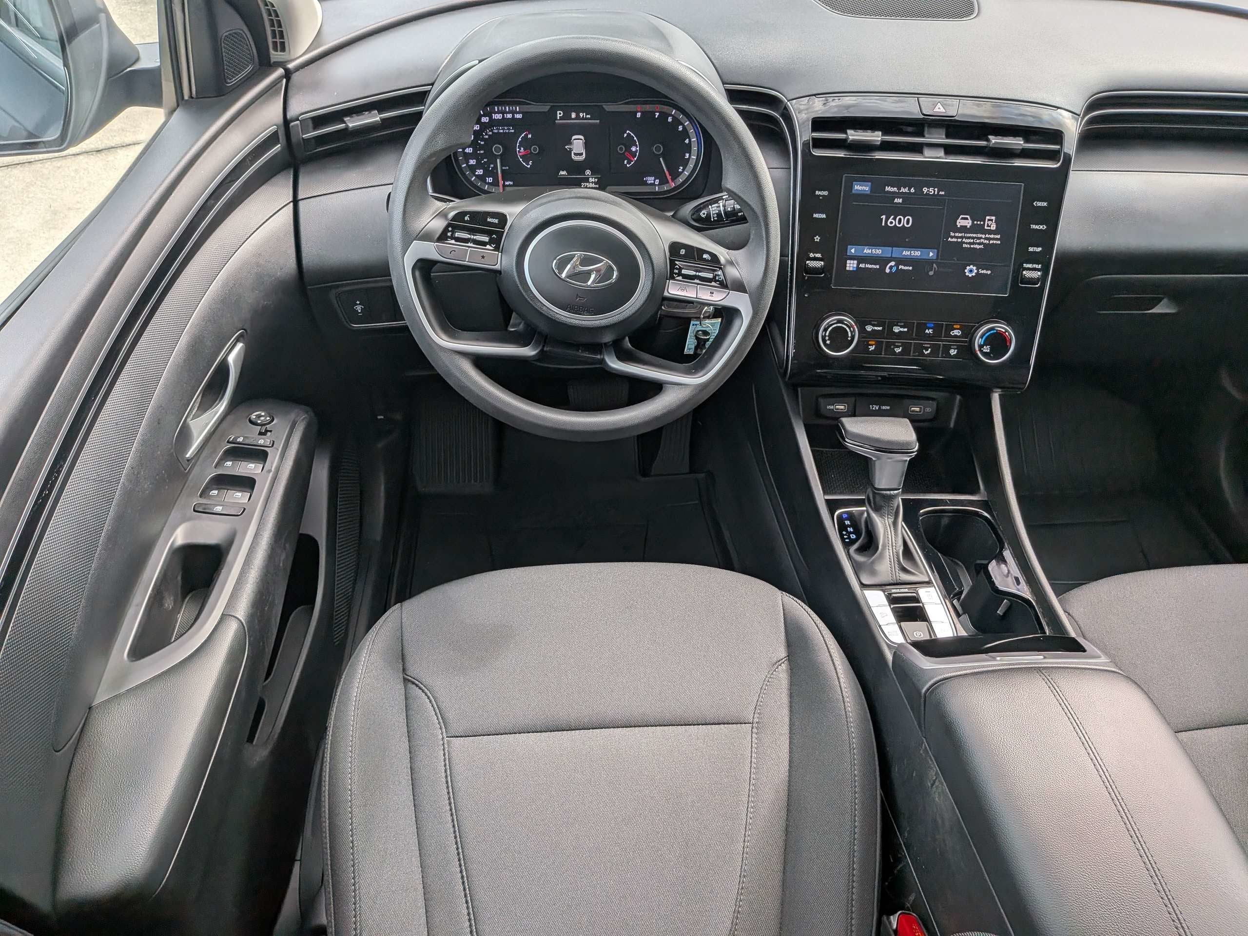 2024 Hyundai TUCSON SE