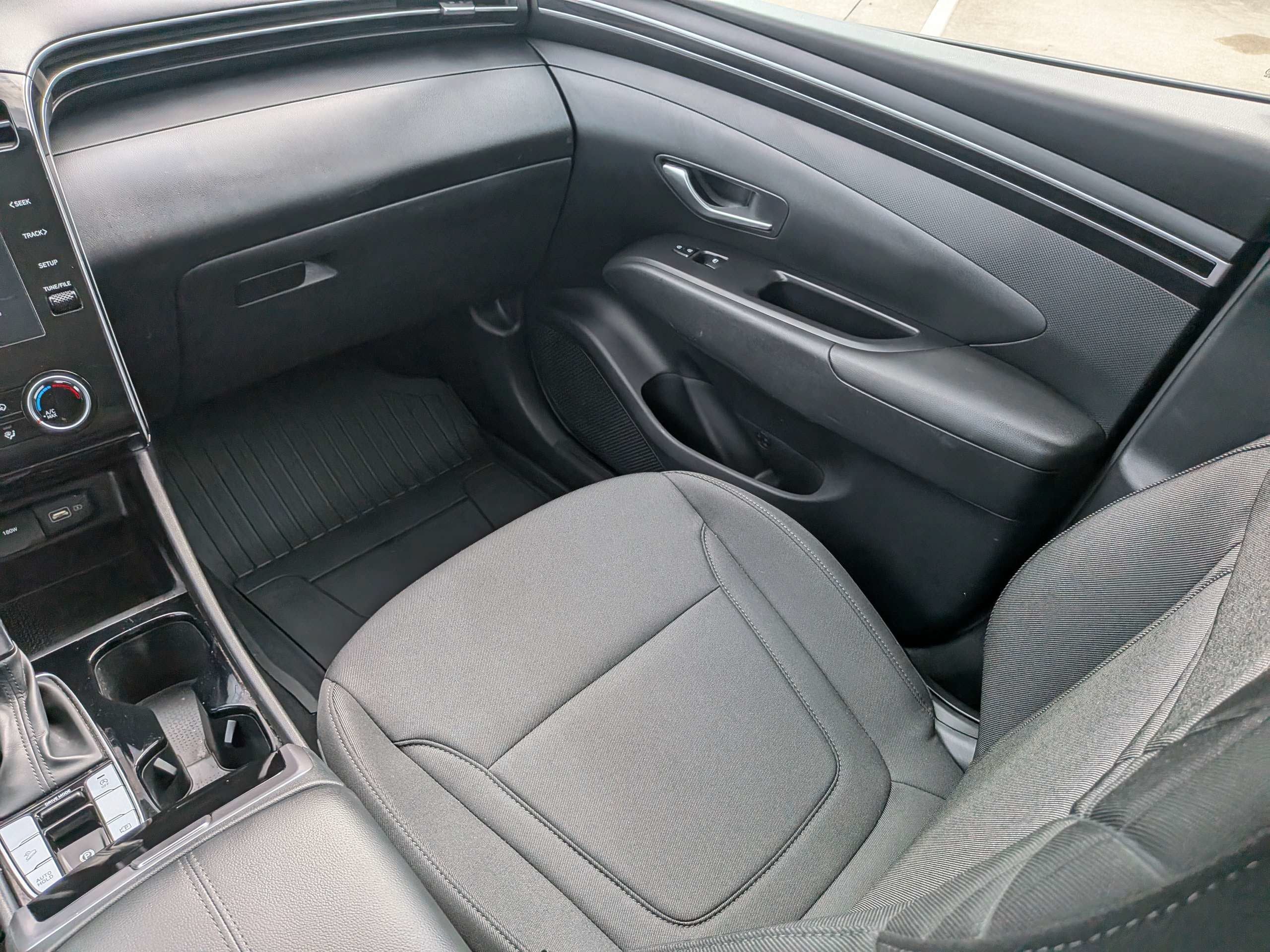 2024 Hyundai TUCSON SE