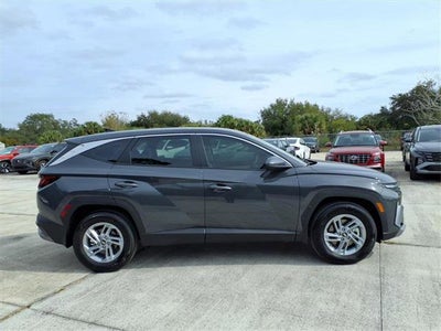 2026 Hyundai TUCSON SE