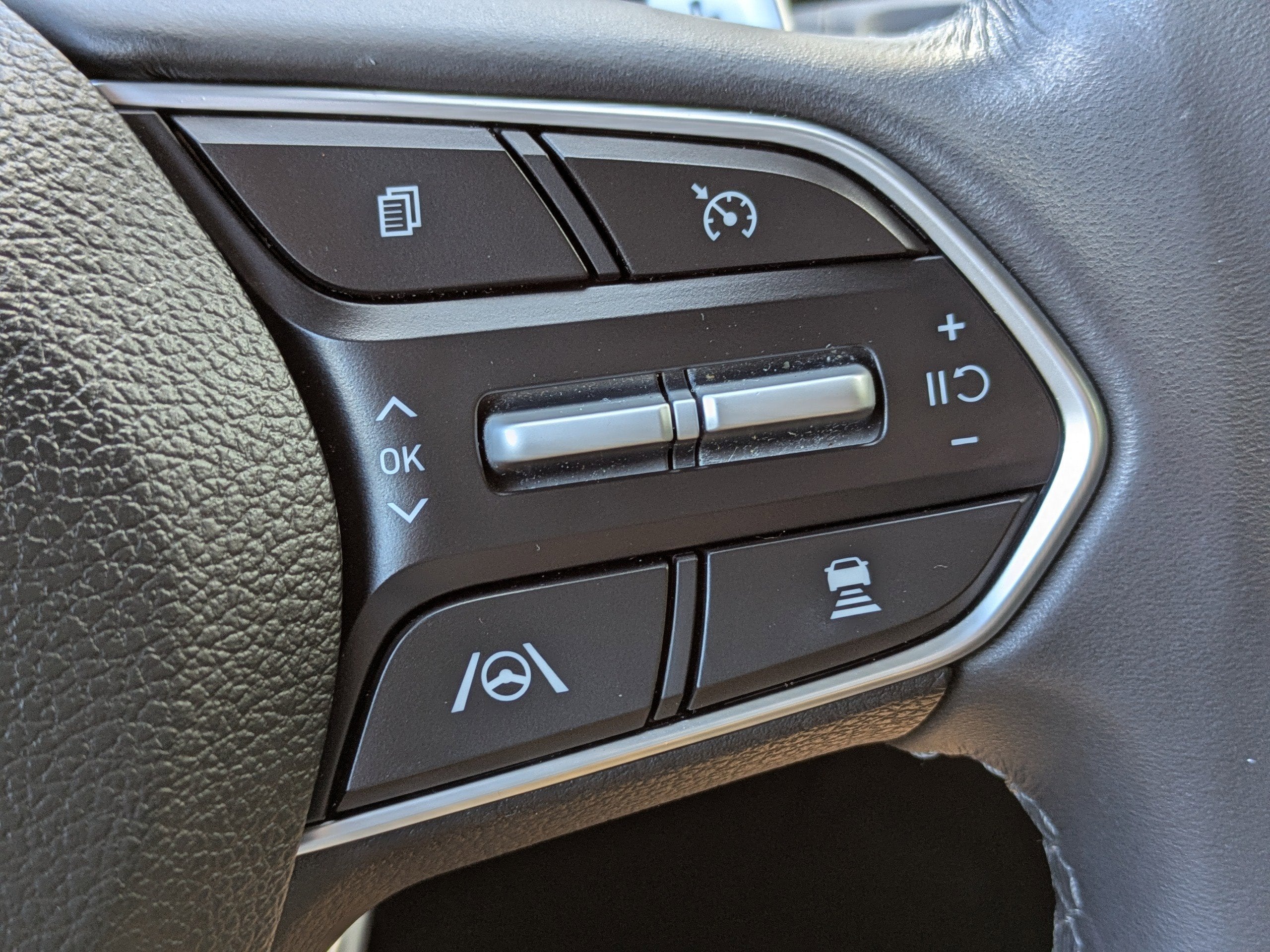 2023 Hyundai SANTA FE HYBRID SEL Premium