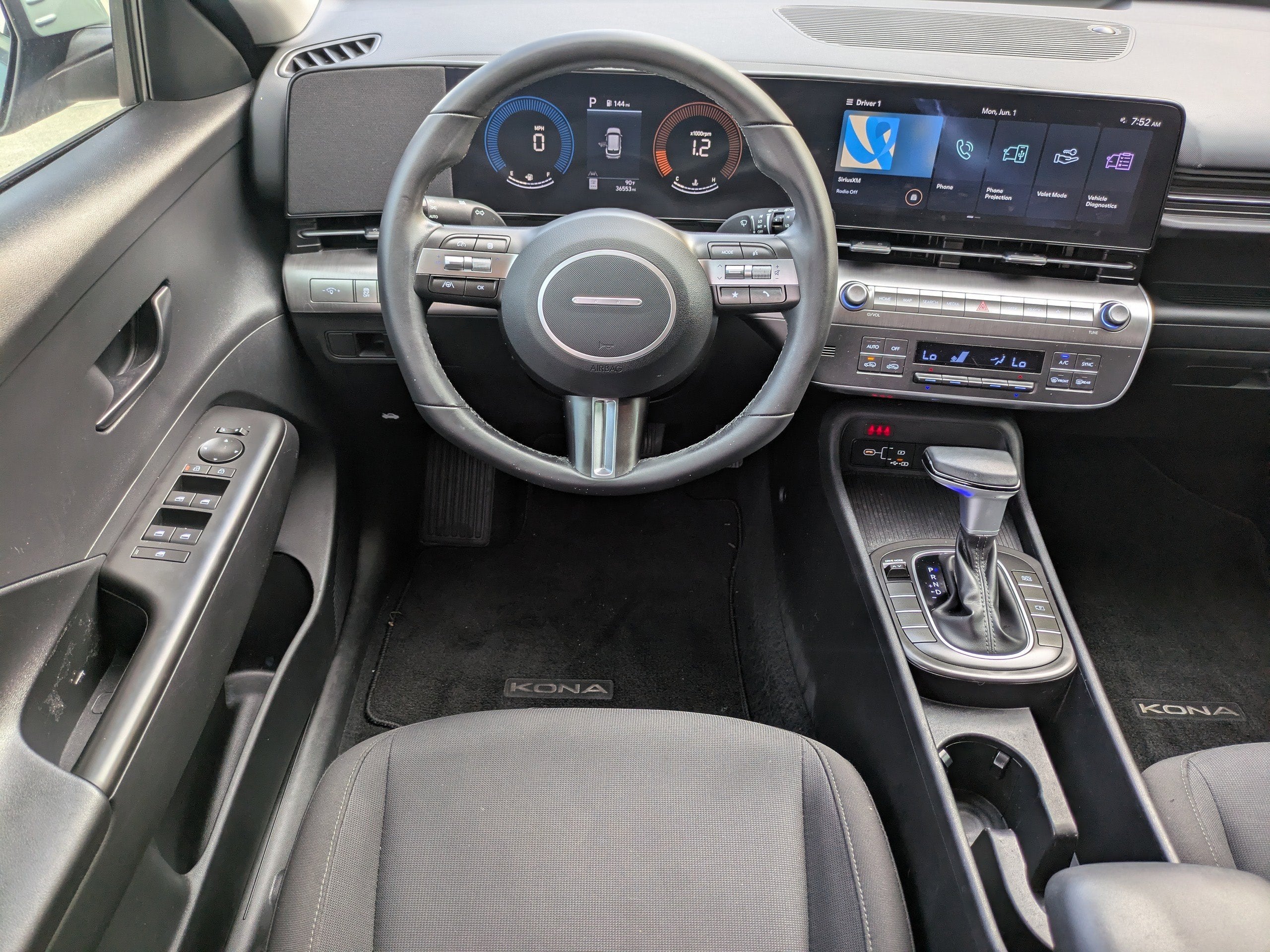 2024 Hyundai KONA SEL