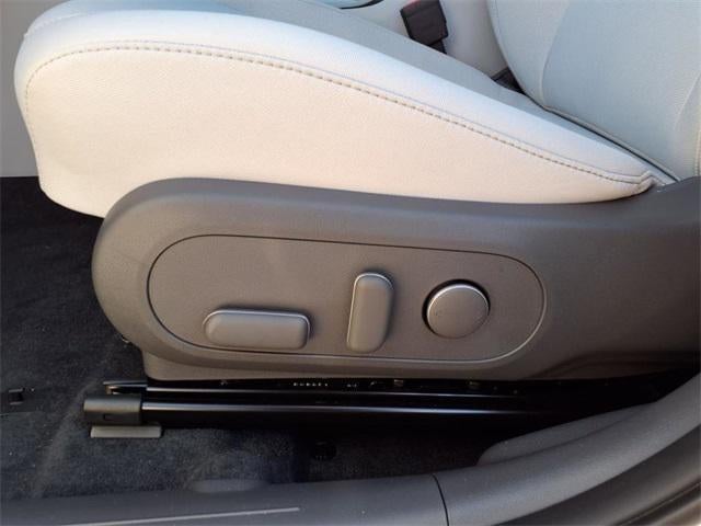 2025 Hyundai KONA ELECTRIC SEL