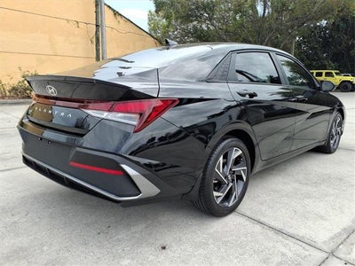 2025 Hyundai ELANTRA SEL Sport