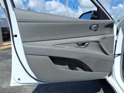 2025 Hyundai ELANTRA HYBRID SEL Sport
