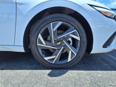 2025 Hyundai ELANTRA HYBRID SEL Sport