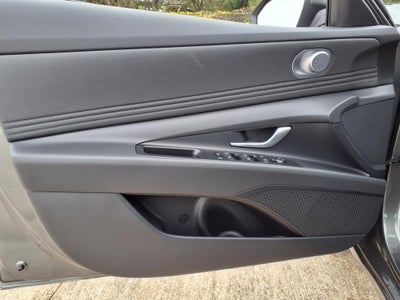 2025 Hyundai ELANTRA SEL Convenience