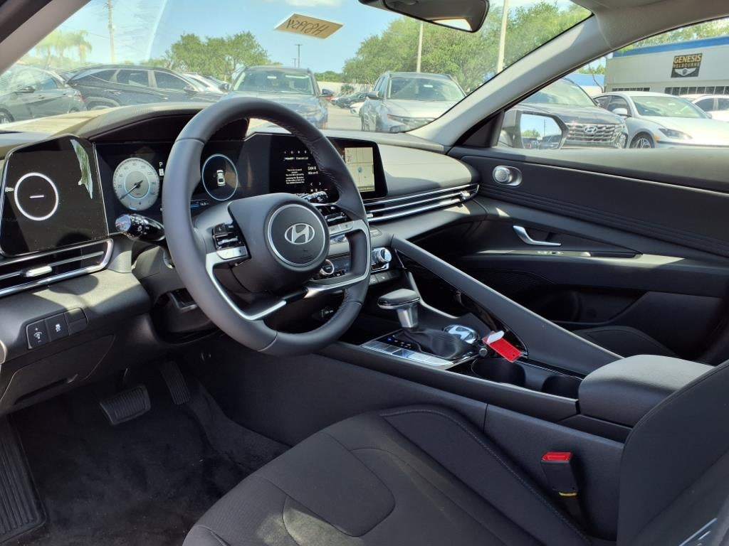 2025 Hyundai ELANTRA SEL Convenience