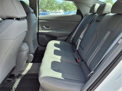 2025 Hyundai ELANTRA SEL Convenience