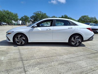 2025 Hyundai ELANTRA SEL Convenience