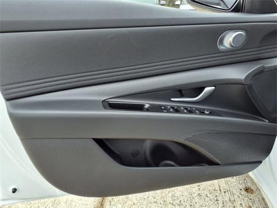 2025 Hyundai ELANTRA SEL Convenience