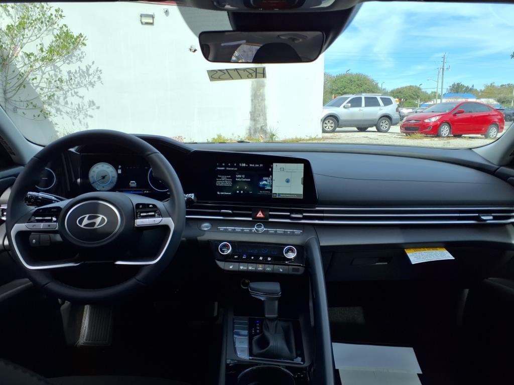 2025 Hyundai ELANTRA SEL Convenience