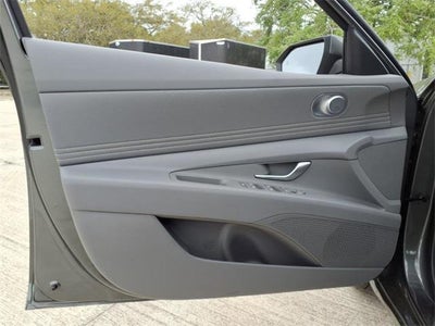 2025 Hyundai ELANTRA SEL Convenience