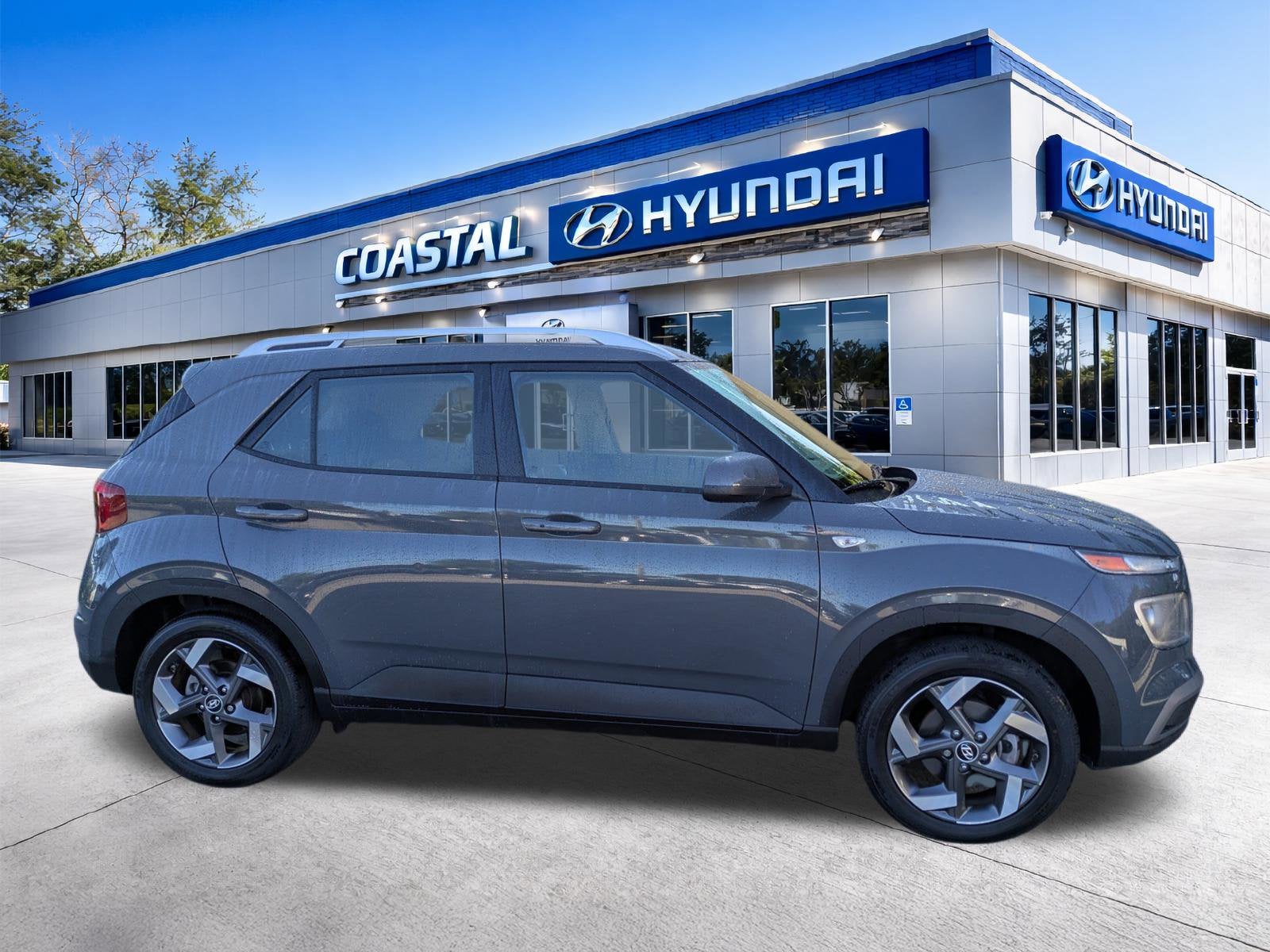 2025 Hyundai VENUE SEL