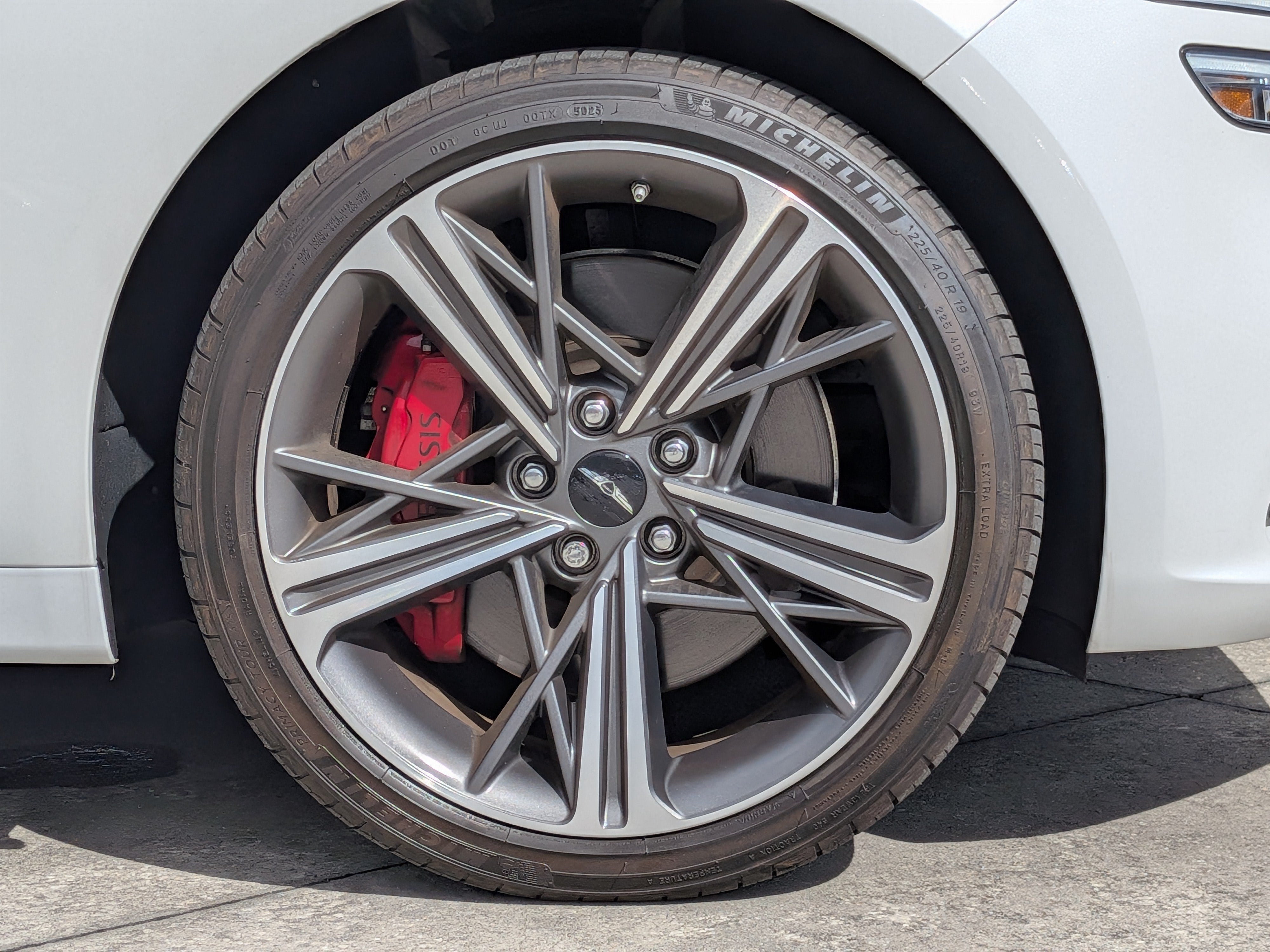 2025 GENESIS G70 Standard - Photo 11