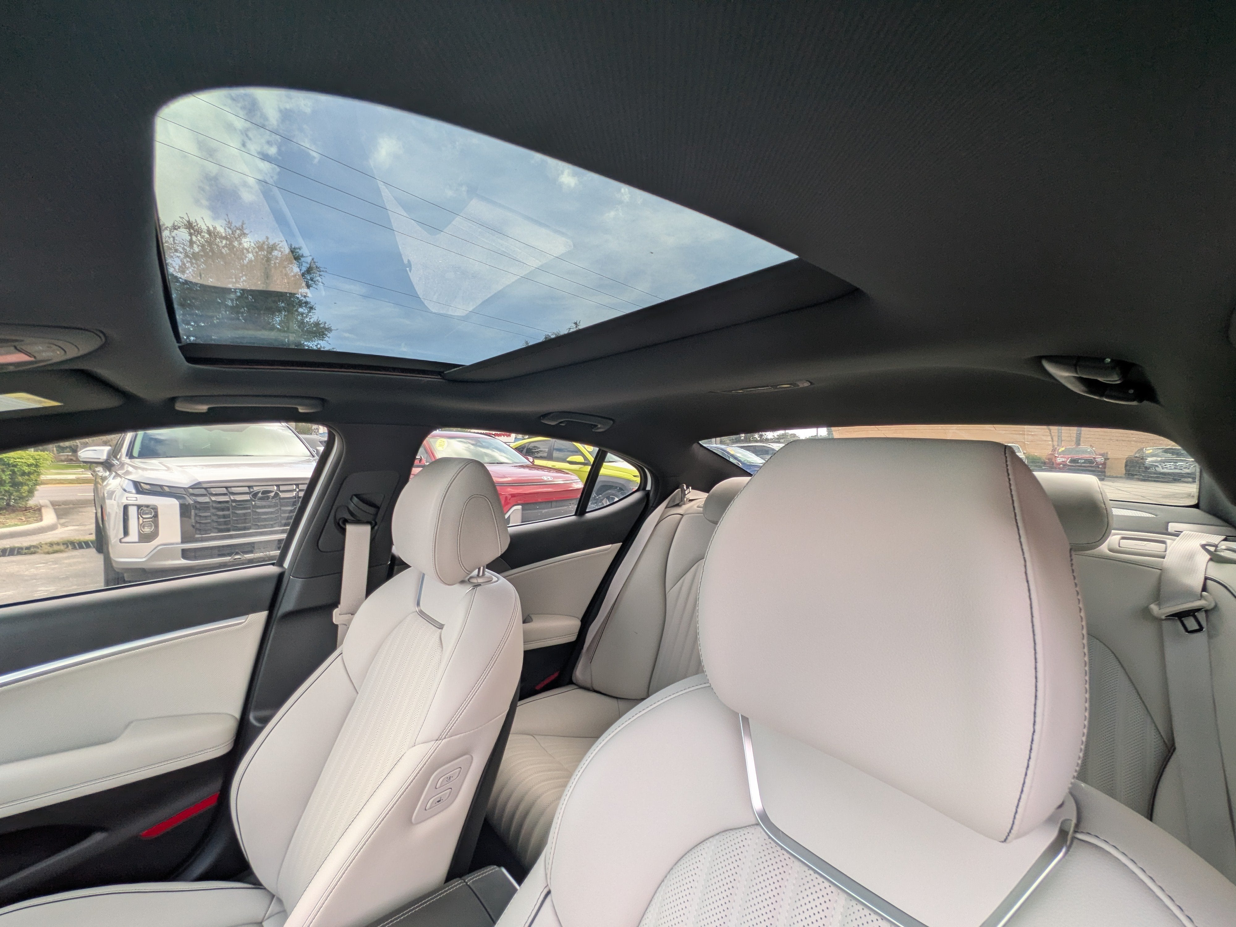 2025 GENESIS G70 Standard - Photo 19