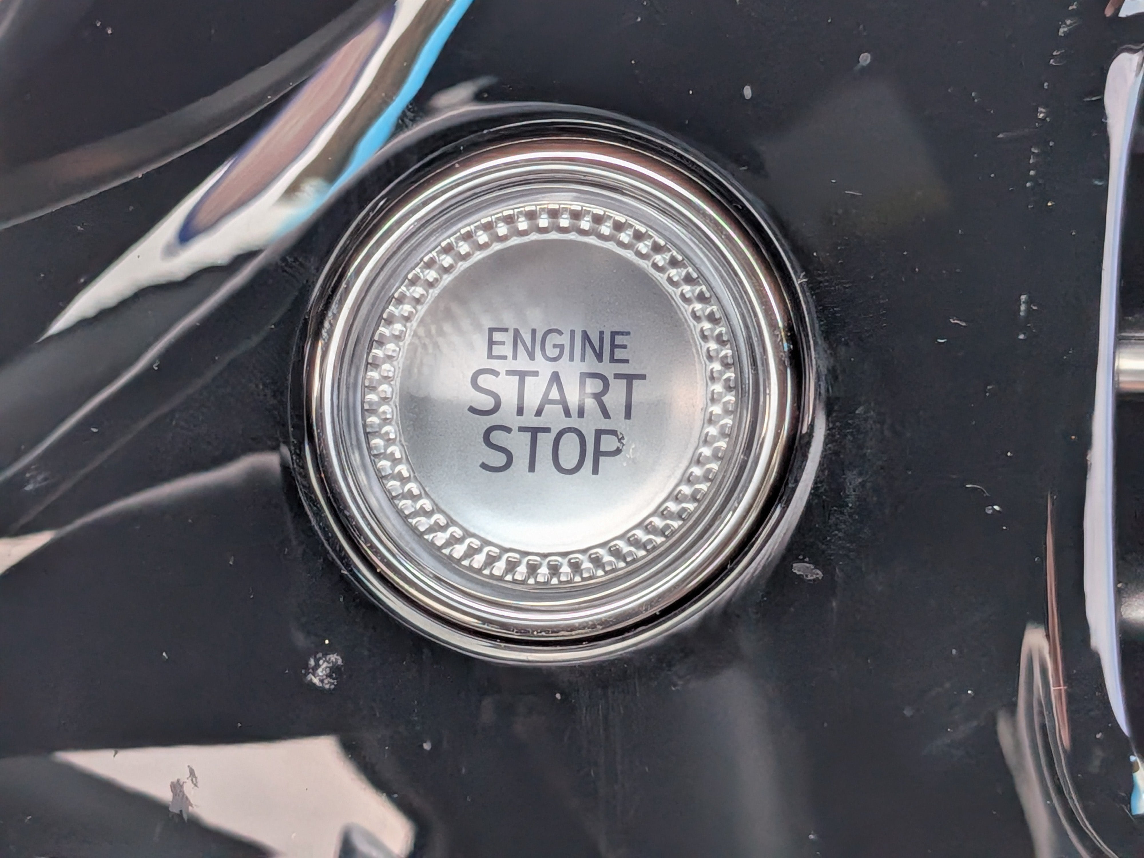 2025 GENESIS G70 Standard - Photo 28