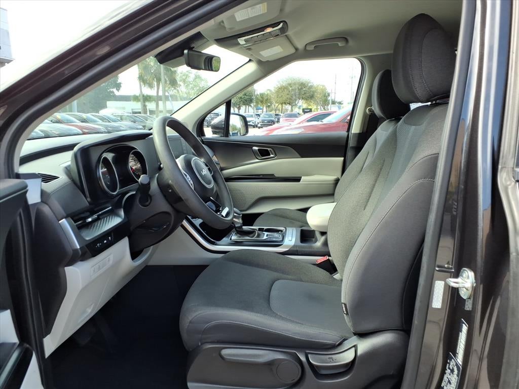 2024 Kia Carnival LX