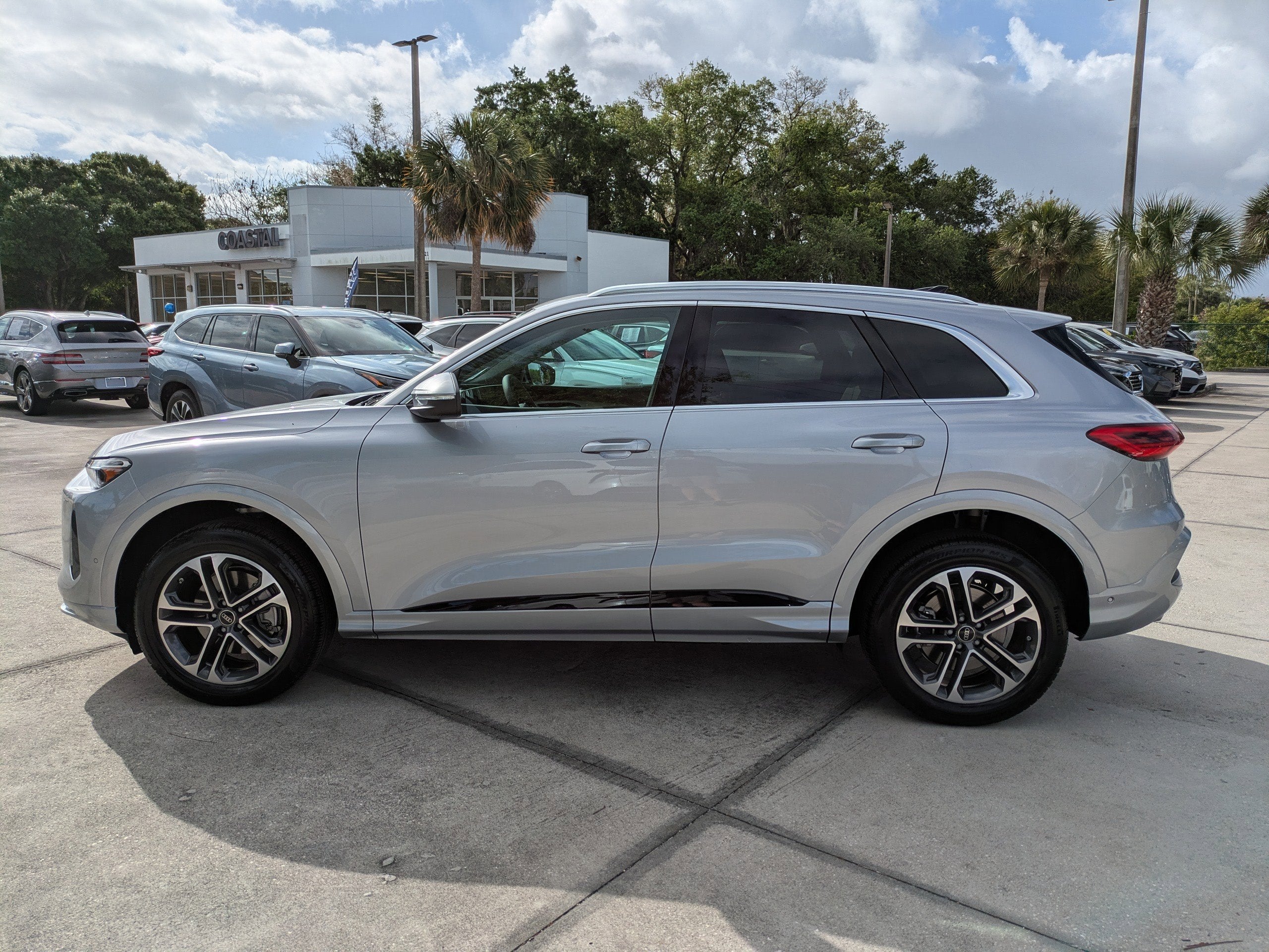 2025 Audi Q5 Premium