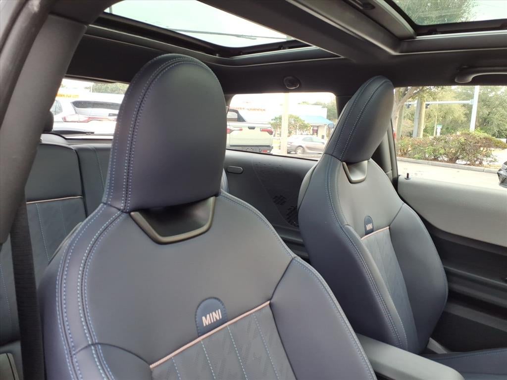 2025 MINI Hardtop 2 Door Signature Plus