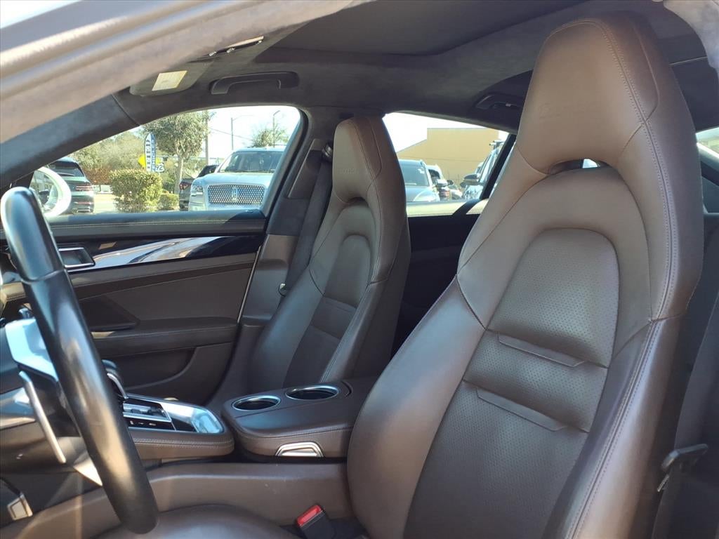 2017 Porsche Panamera Turbo