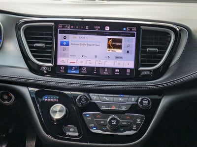 2024 Chrysler Pacifica Hybrid S Appearance Pkg