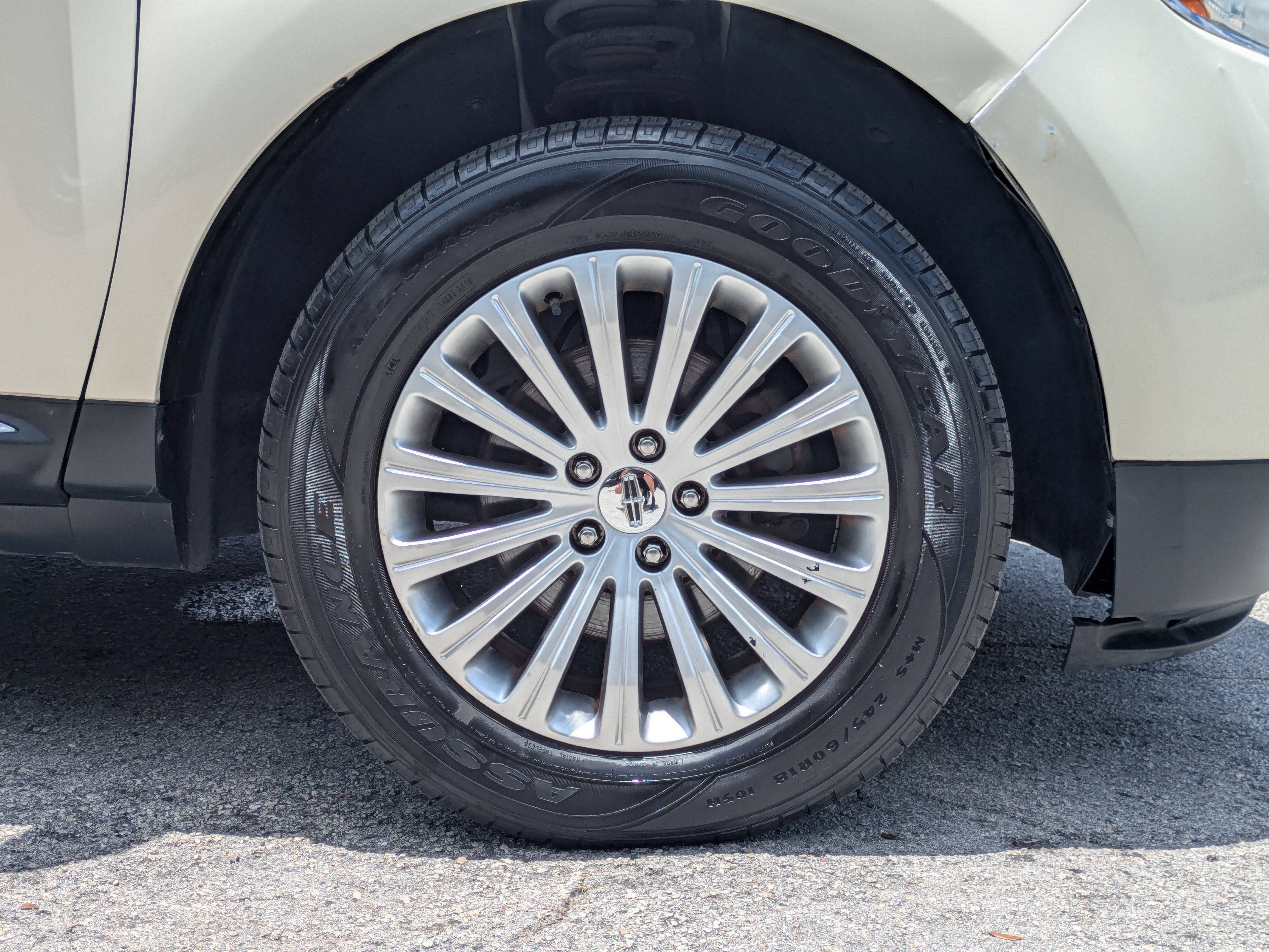 2012 Lincoln MKX Base