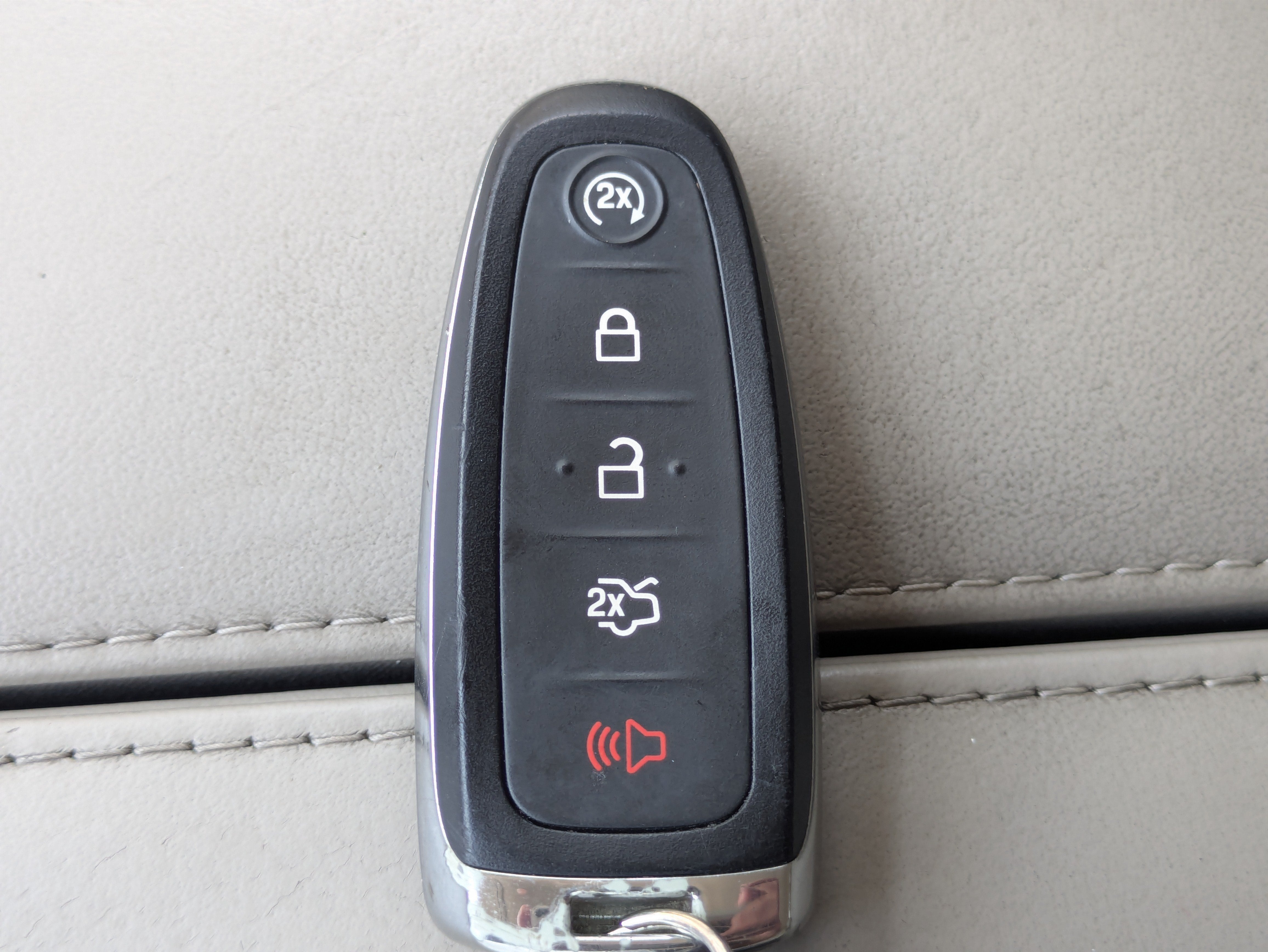 2012 Lincoln MKX Base