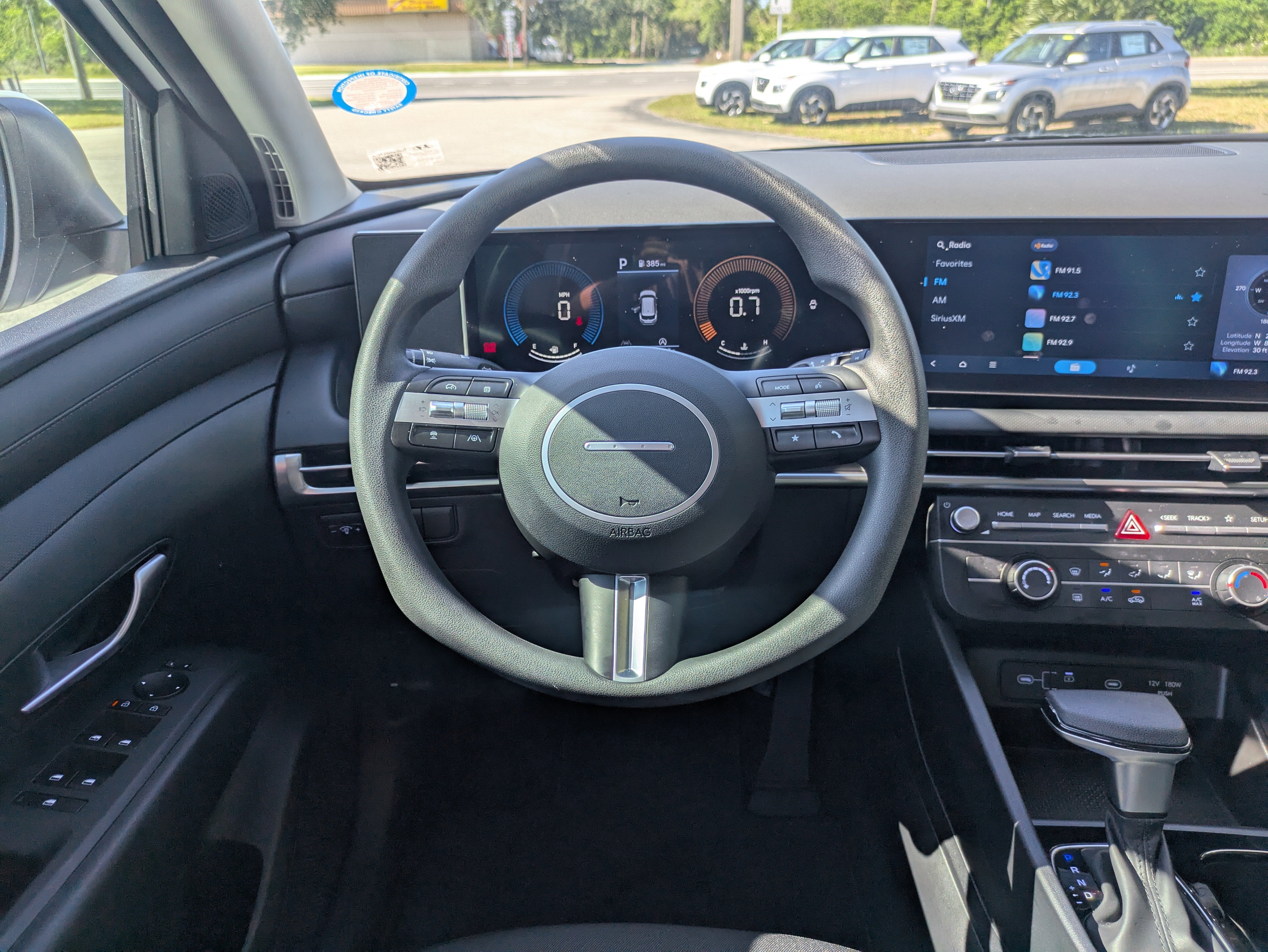 2025 Hyundai TUCSON SE