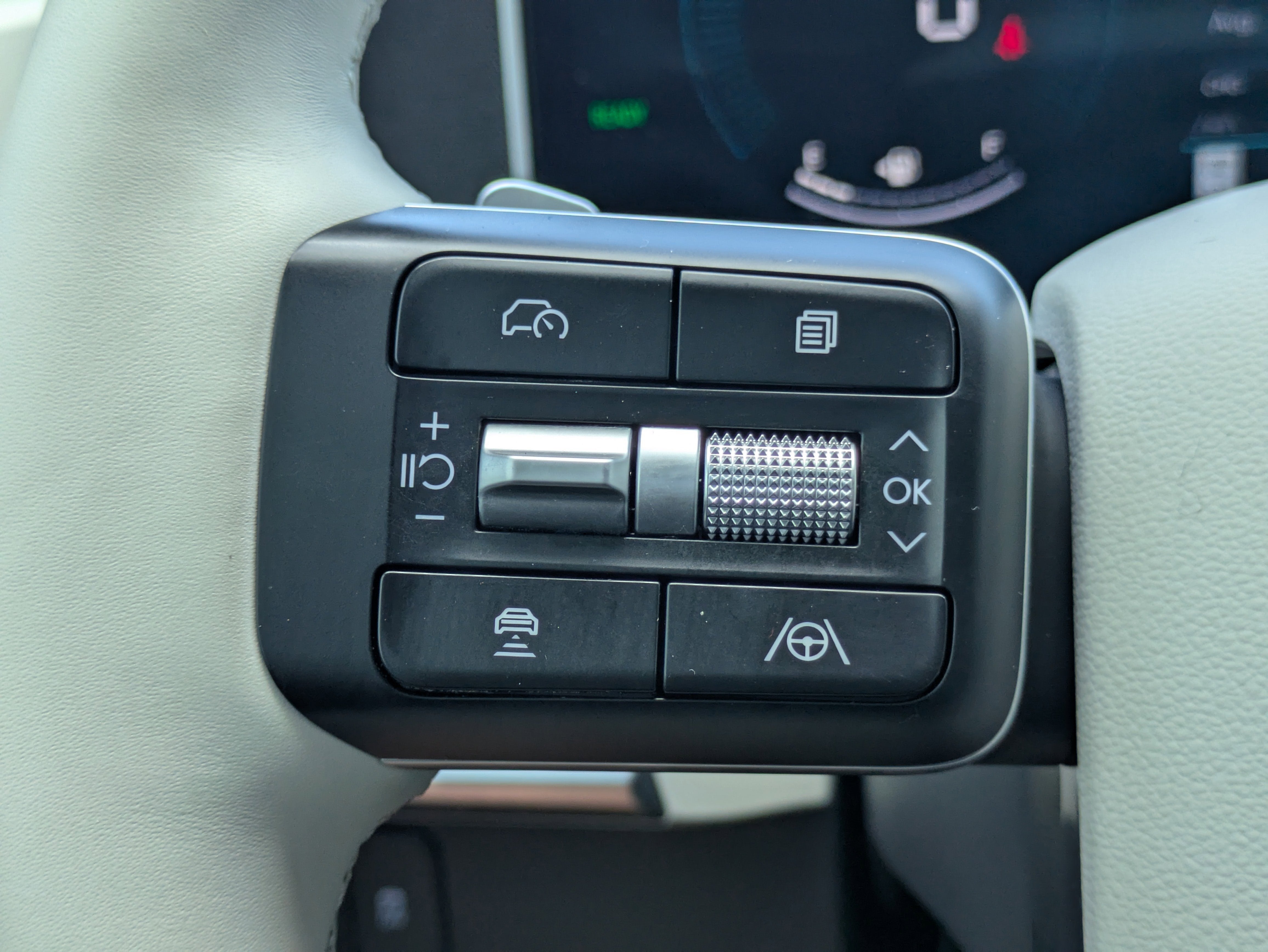 2025 Hyundai SANTA FE HYBRID SEL