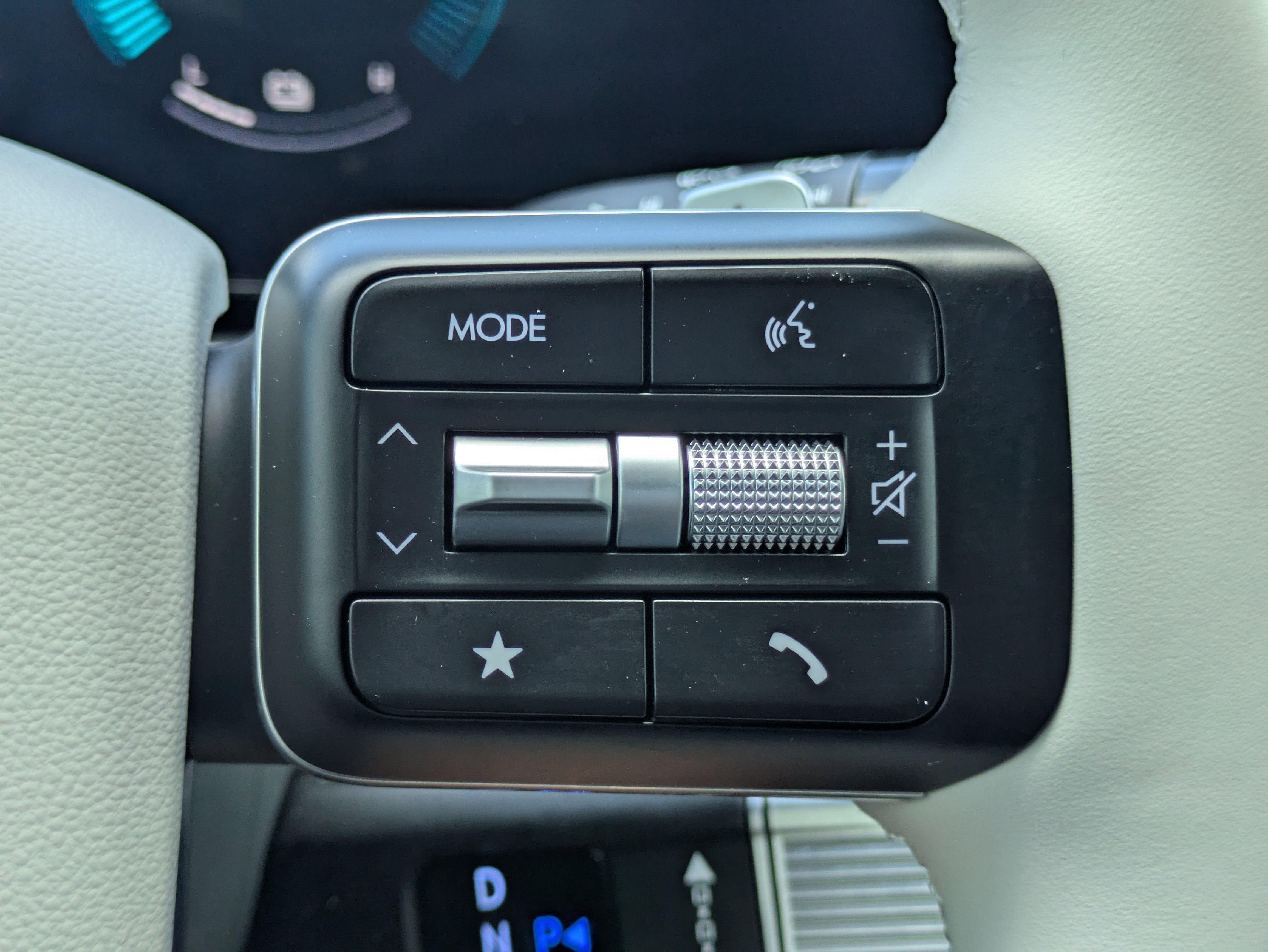 2025 Hyundai SANTA FE HYBRID SEL