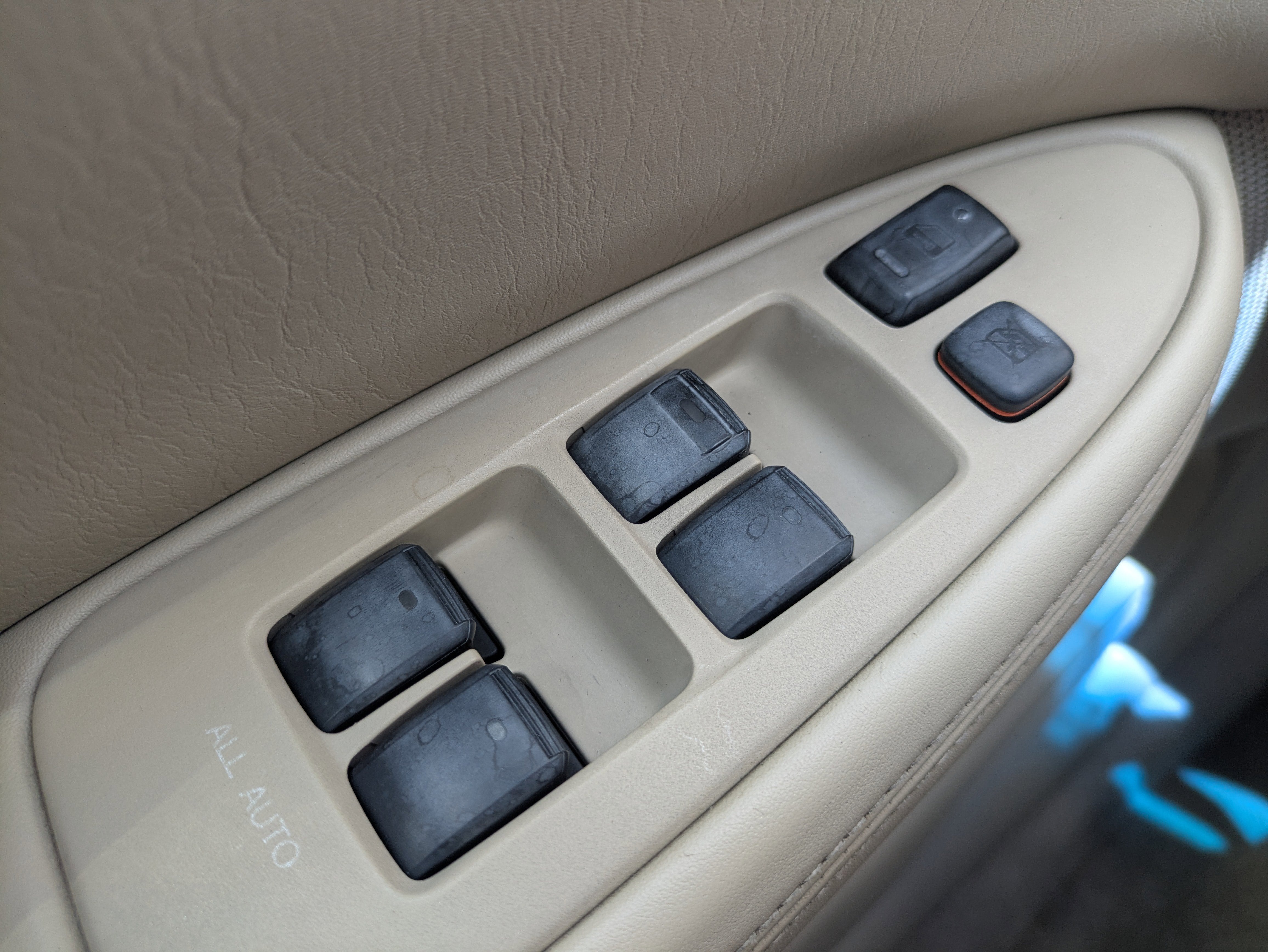 2004 Lexus ES 330 4dr Sdn