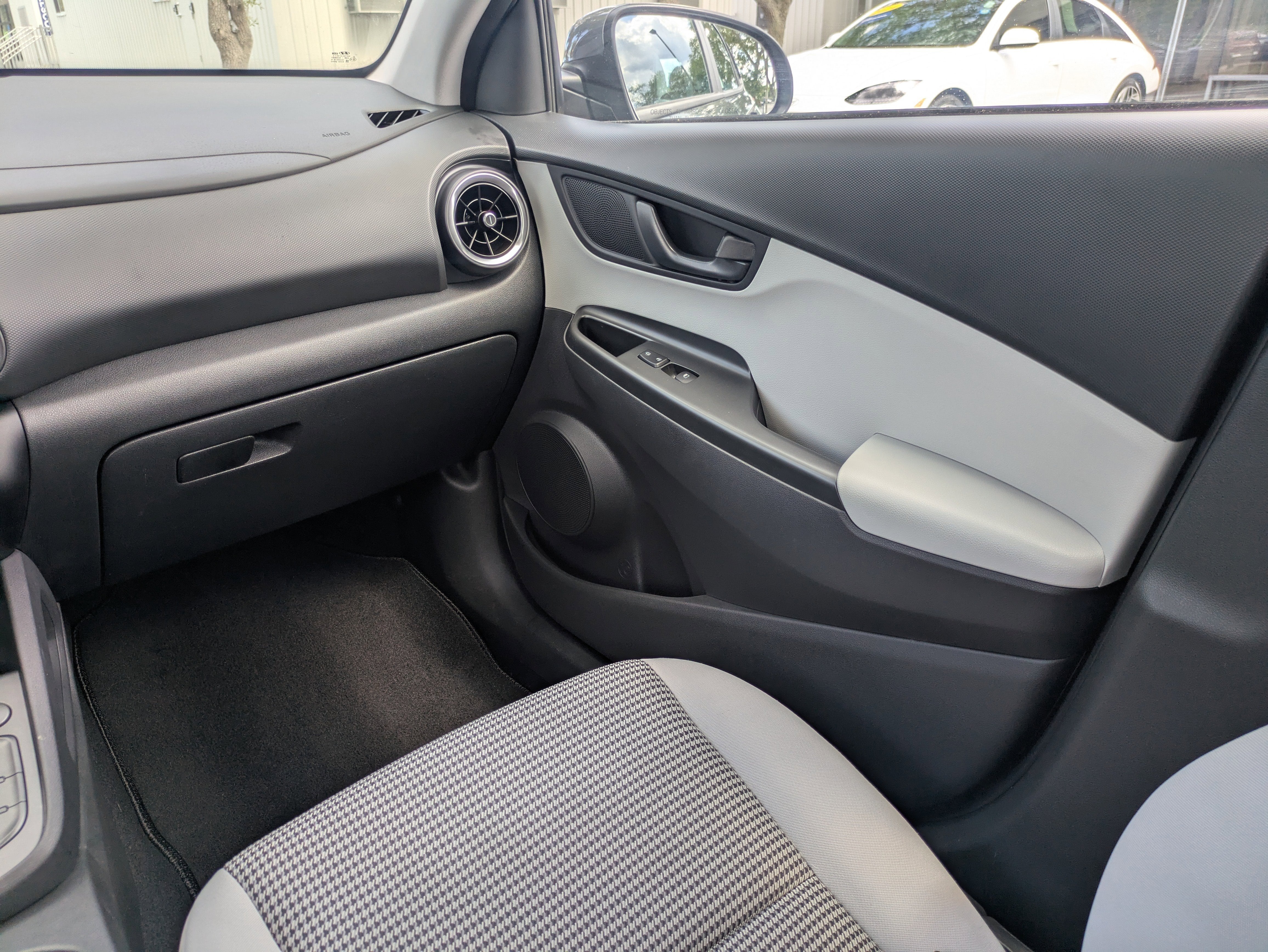 2023 Hyundai KONA SE