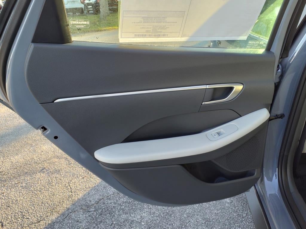 2025 Hyundai SONATA SE