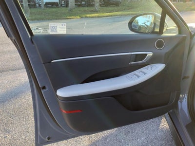 2025 Hyundai SONATA SE