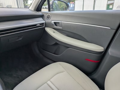 2025 Hyundai SONATA SE