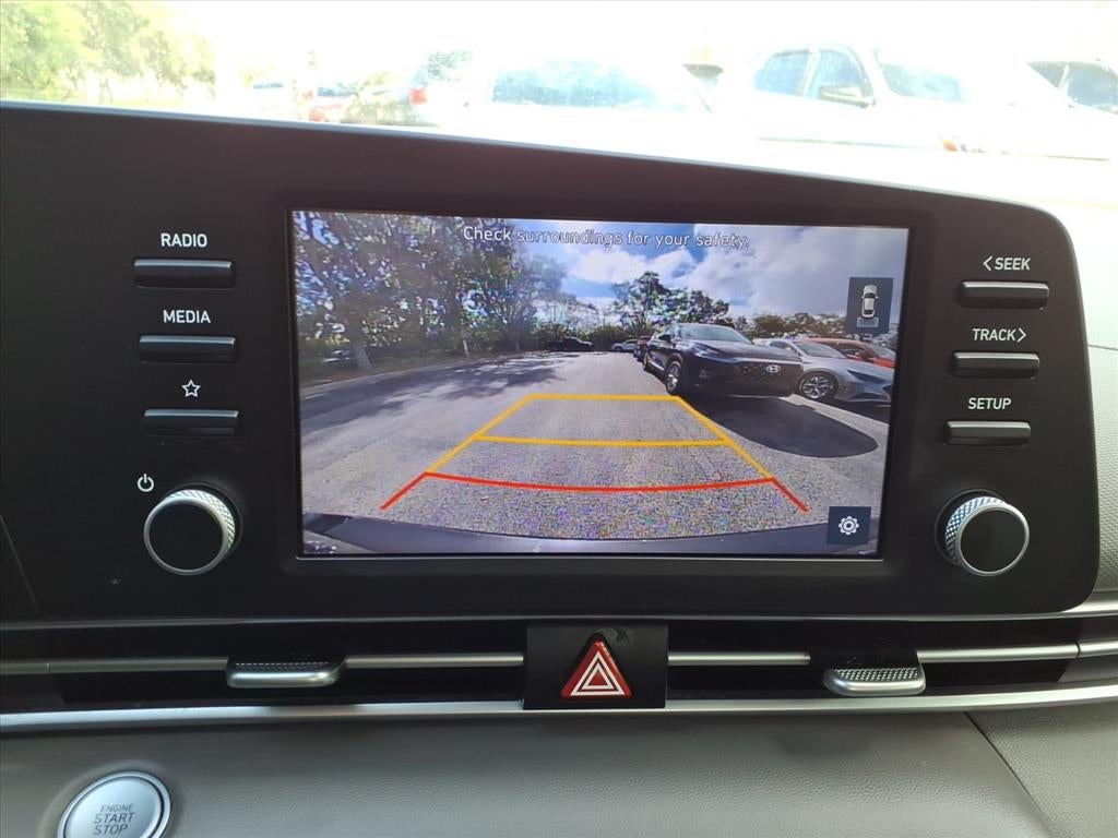 2022 Hyundai ELANTRA SEL